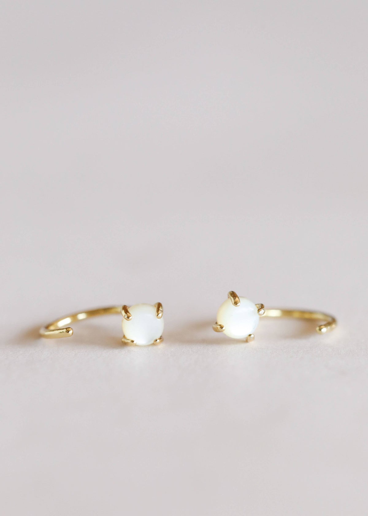 Huggies - Mother of Pearl - Earrings