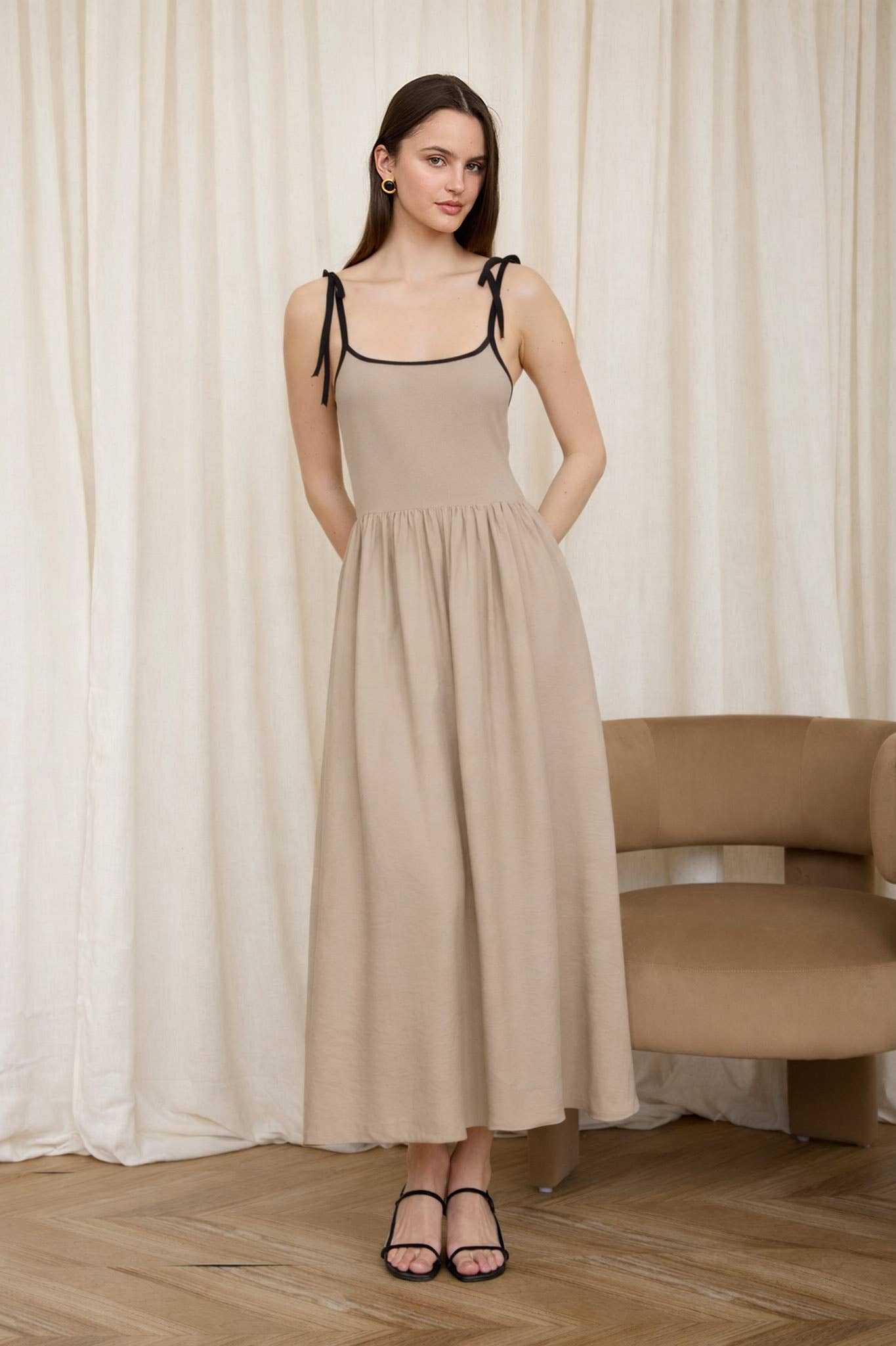 Charming Contrast Midi Dress