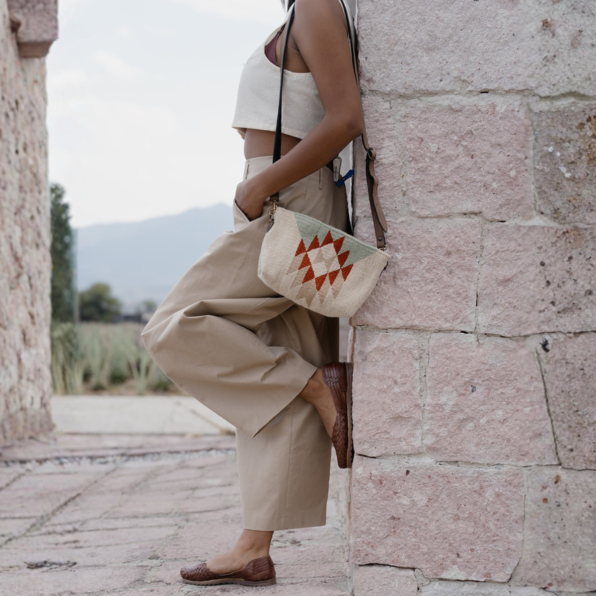 Fénix Convertible Wool Clutch–Crossbody