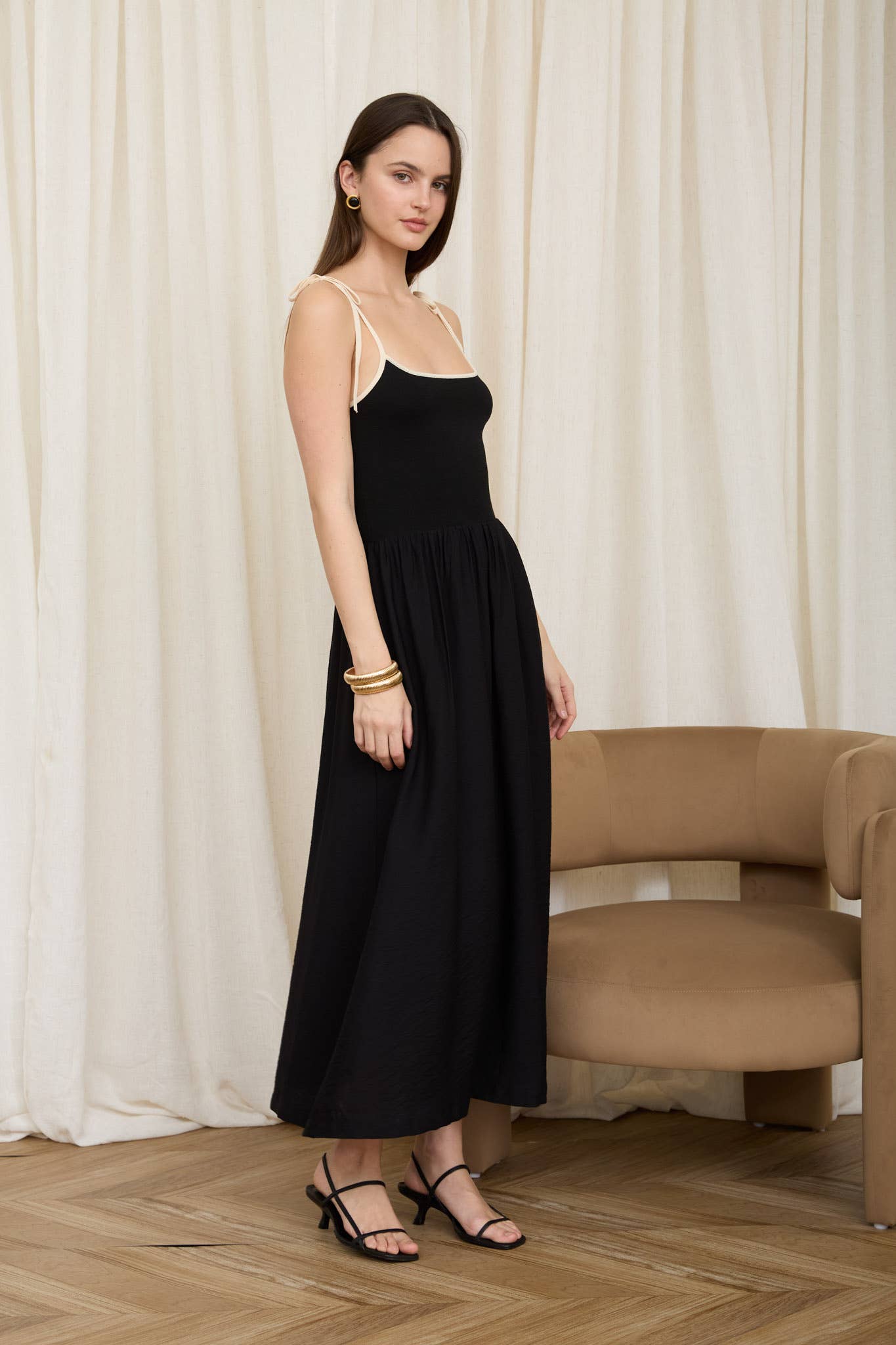 Charming Contrast Midi Dress