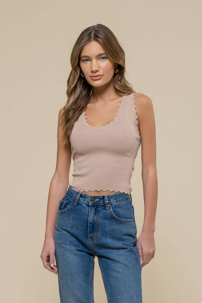 Scallop Edge Tank